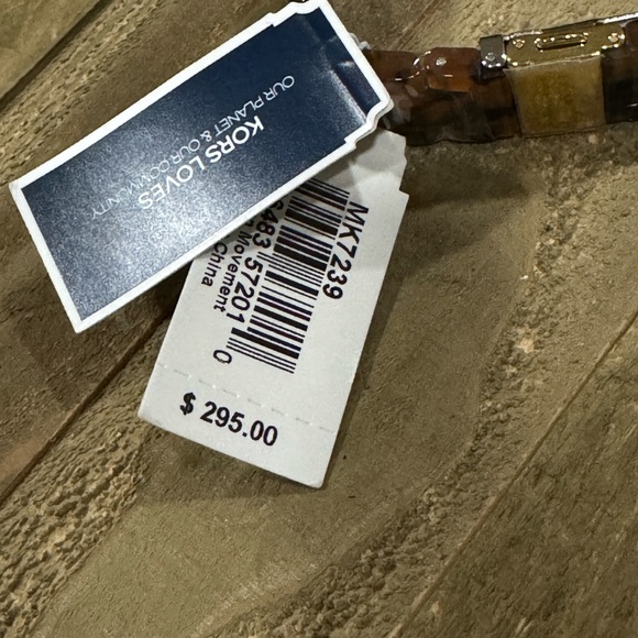 New Michael Kors Oversized Everest Pavé Gold Tortoiseshell Women’s Watch - Picture 10 of 11